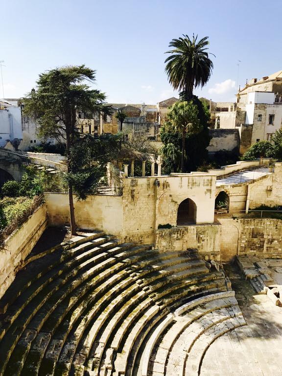 Suite del Teatro Romano Lecce Esterno foto
