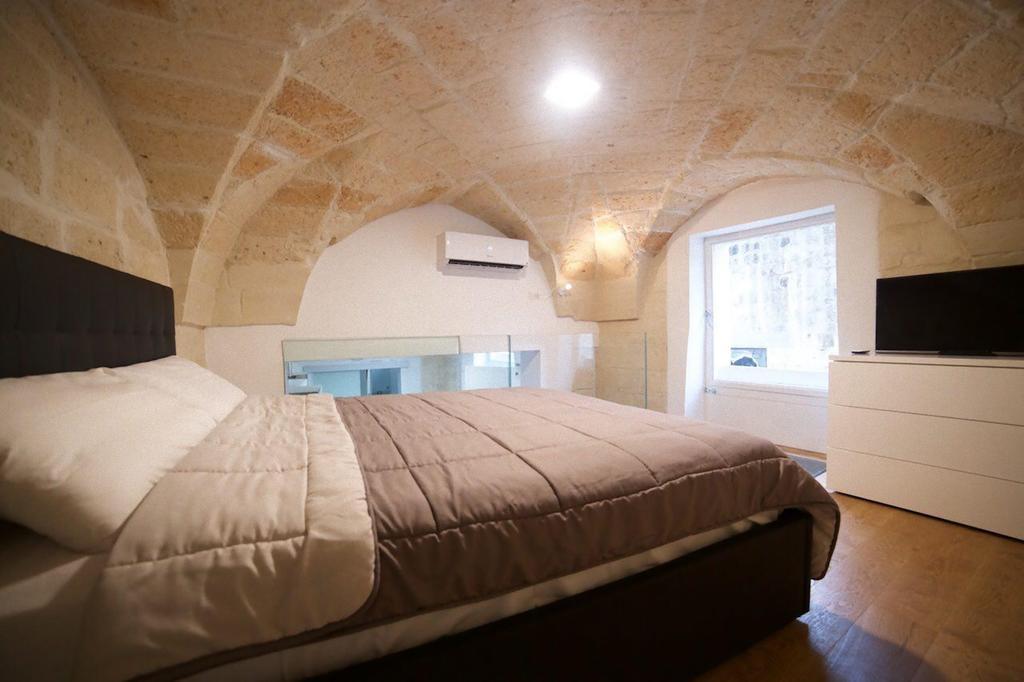 Suite del Teatro Romano Lecce Esterno foto