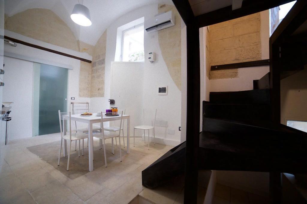 Suite del Teatro Romano Lecce Esterno foto