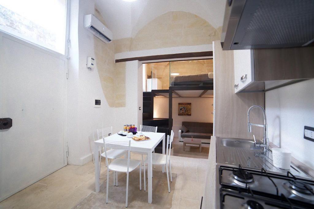 Suite del Teatro Romano Lecce Esterno foto