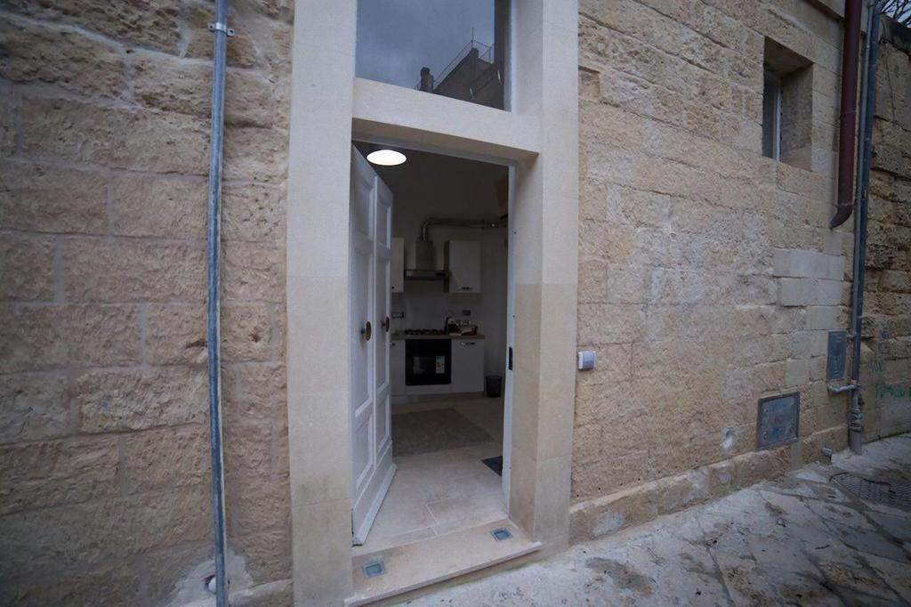 Suite del Teatro Romano Lecce Esterno foto