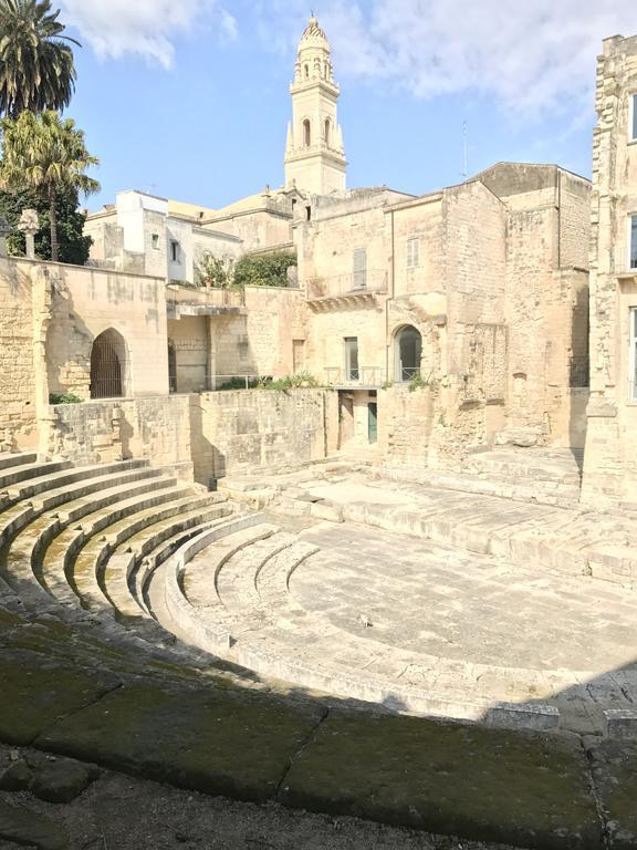 Suite del Teatro Romano Lecce Esterno foto