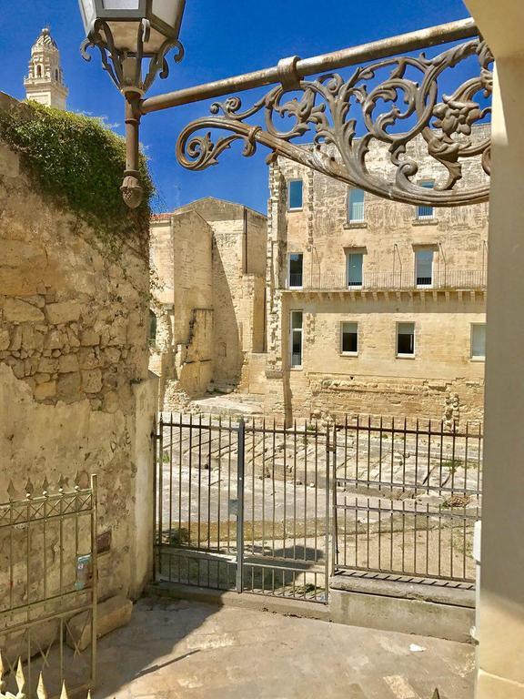 Suite del Teatro Romano Lecce Esterno foto