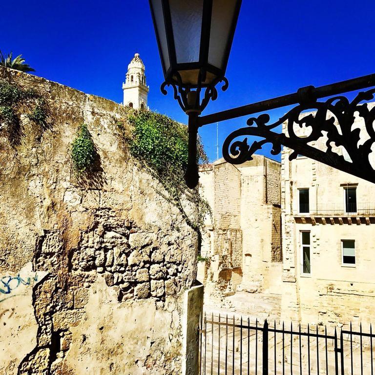 Suite del Teatro Romano Lecce Esterno foto
