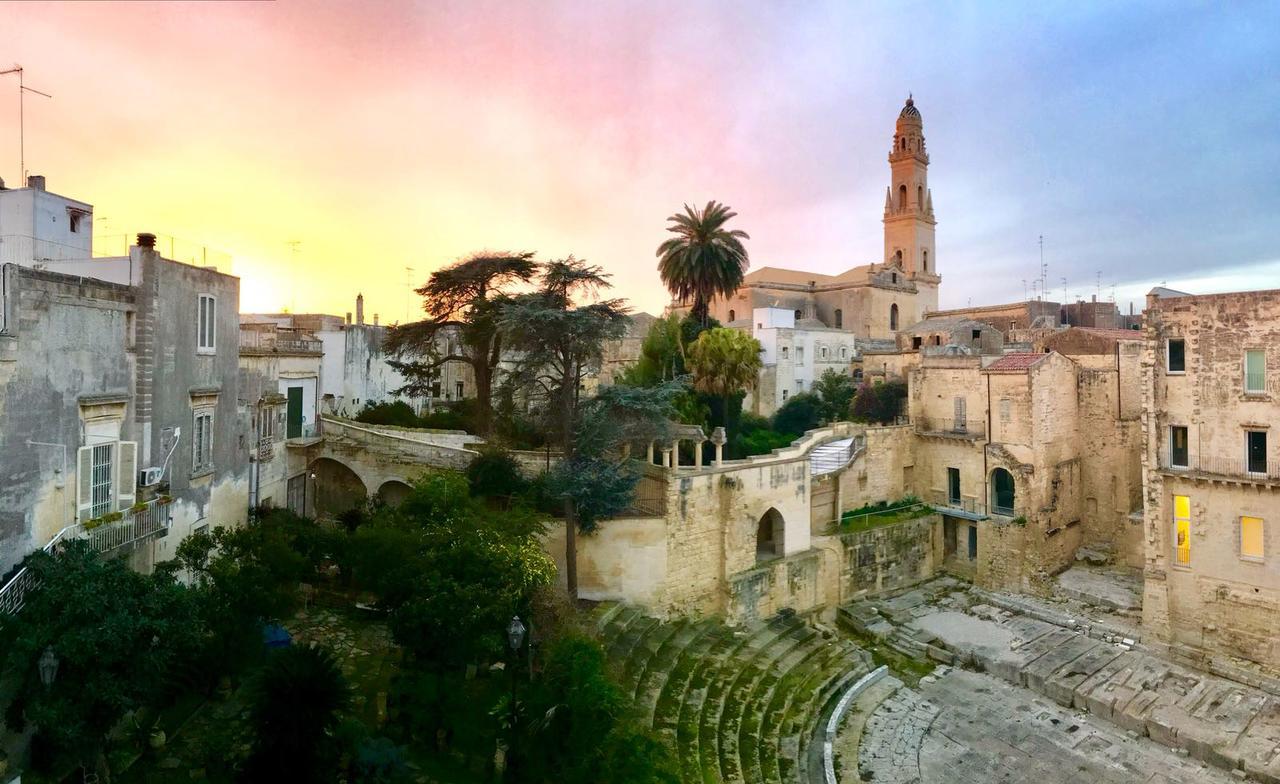 Suite del Teatro Romano Lecce Esterno foto
